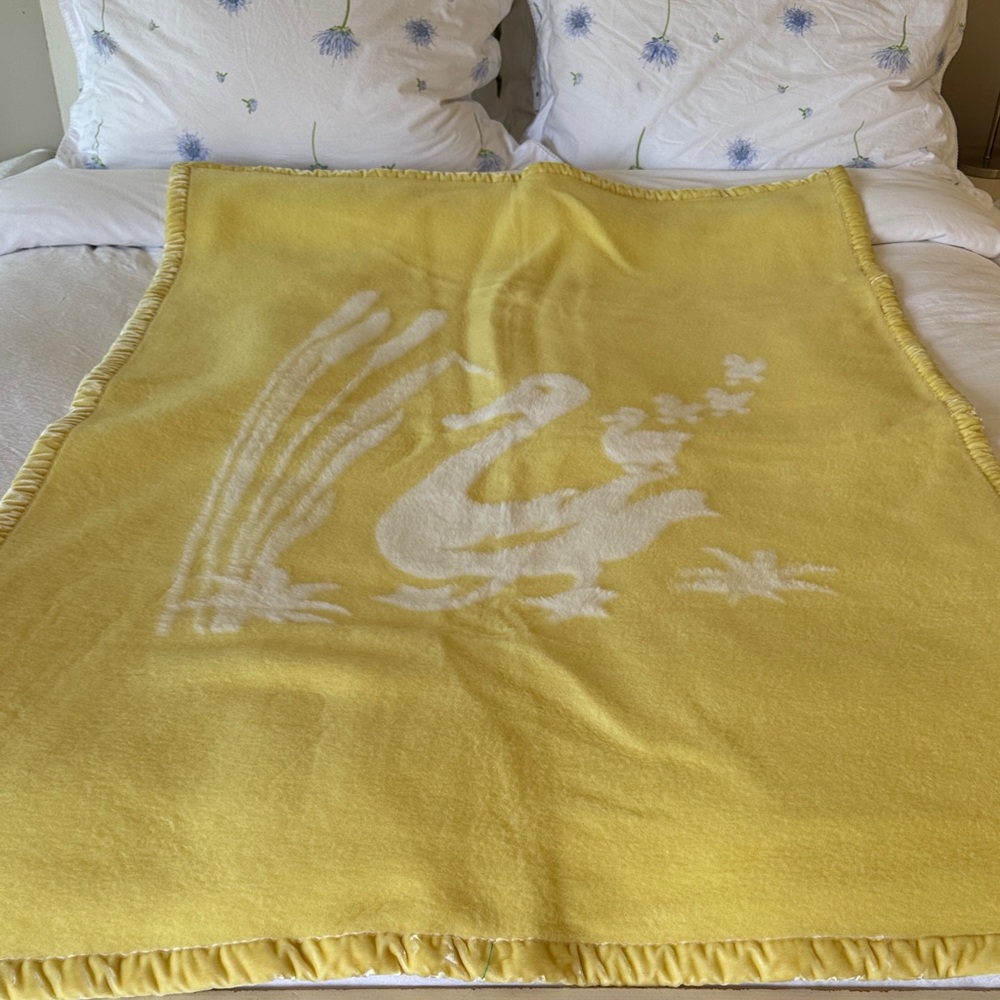 Vintage Yellow Swan Motif Throw Blanket